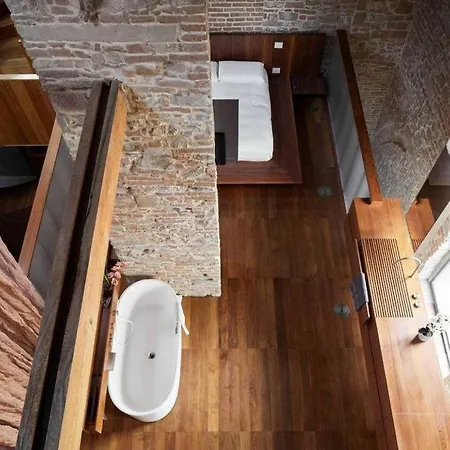 Apartman 750 Eur - Unique Design 4 Bed Apartment *