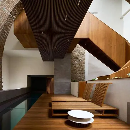 750 Eur - Unique Design 4 Bed Apartment * Firenze